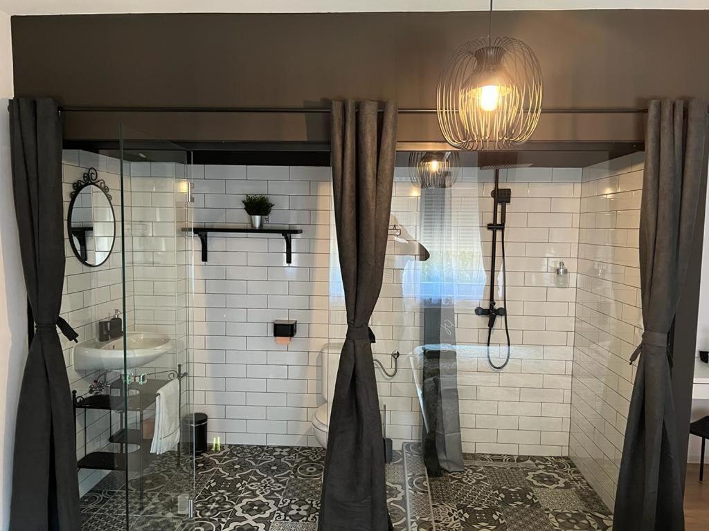 4 Stars Rooms Near Airport Scitarjevo エクステリア 写真