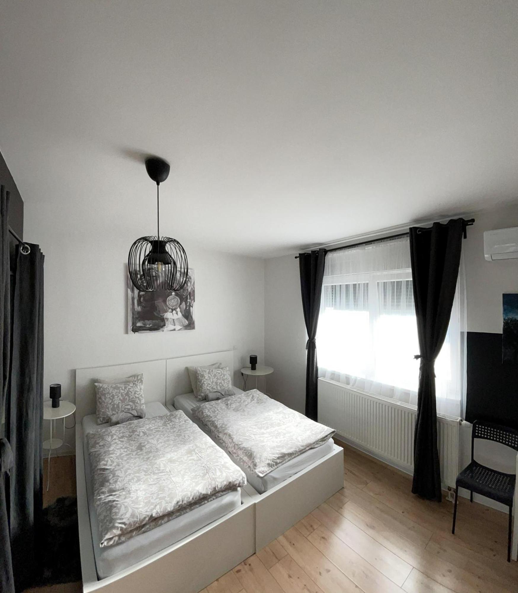 4 Stars Rooms Near Airport Scitarjevo エクステリア 写真